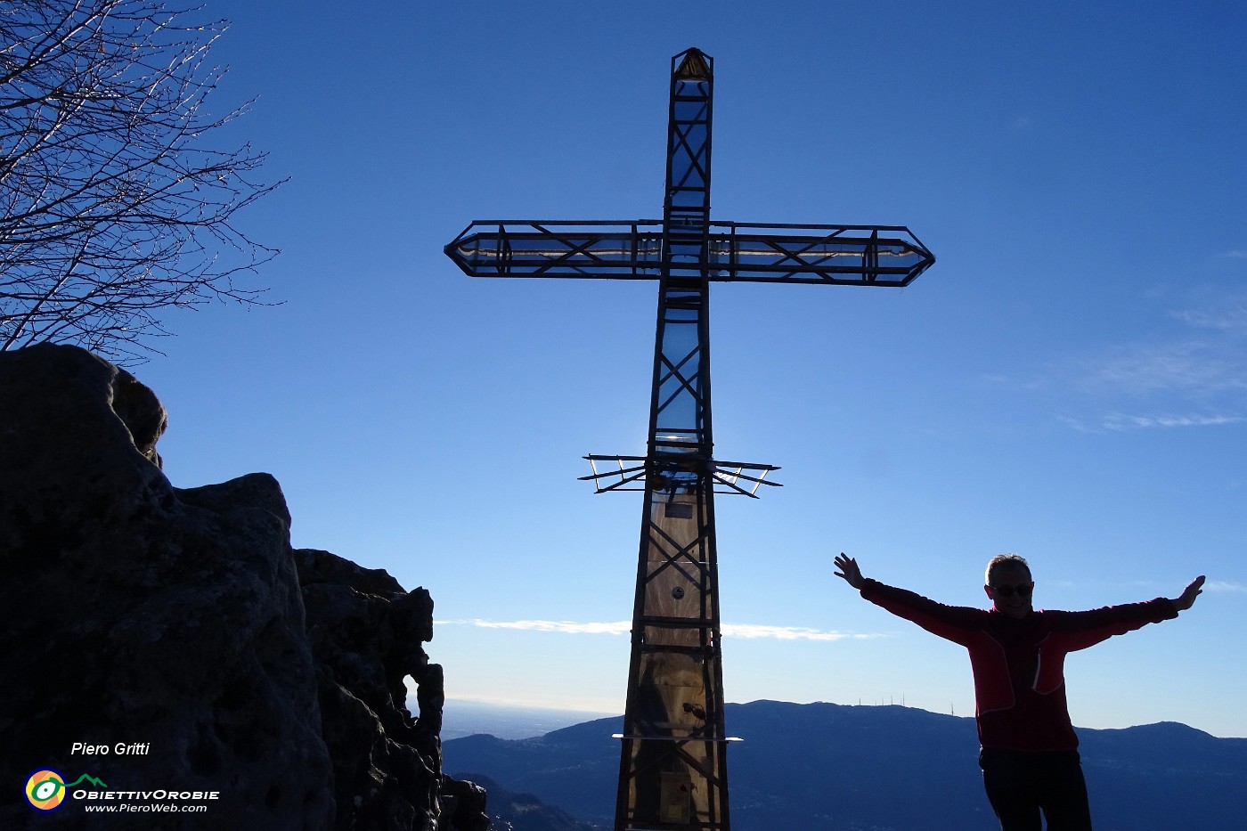 61 Alla croce della Corna Camoscera (Coren, 1329 m).JPG -                                